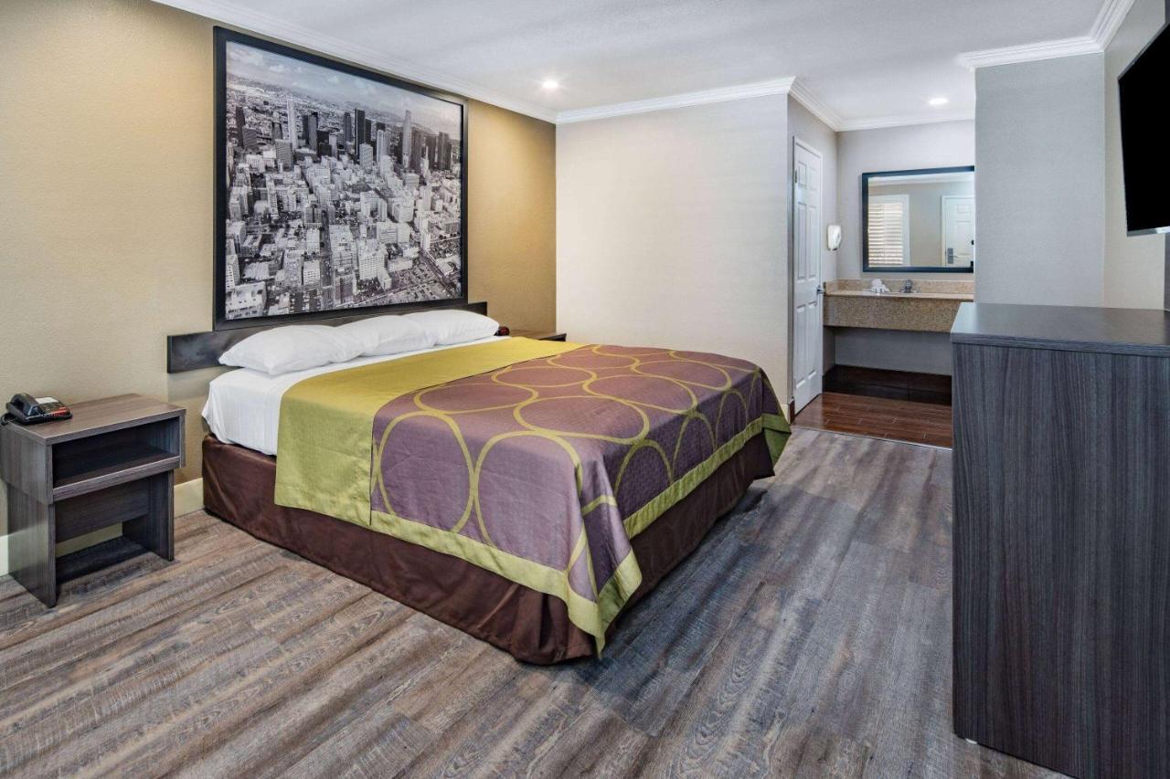 Super 8 By Wyndham North Hollywood Motel Los Angeles Dış mekan fotoğraf