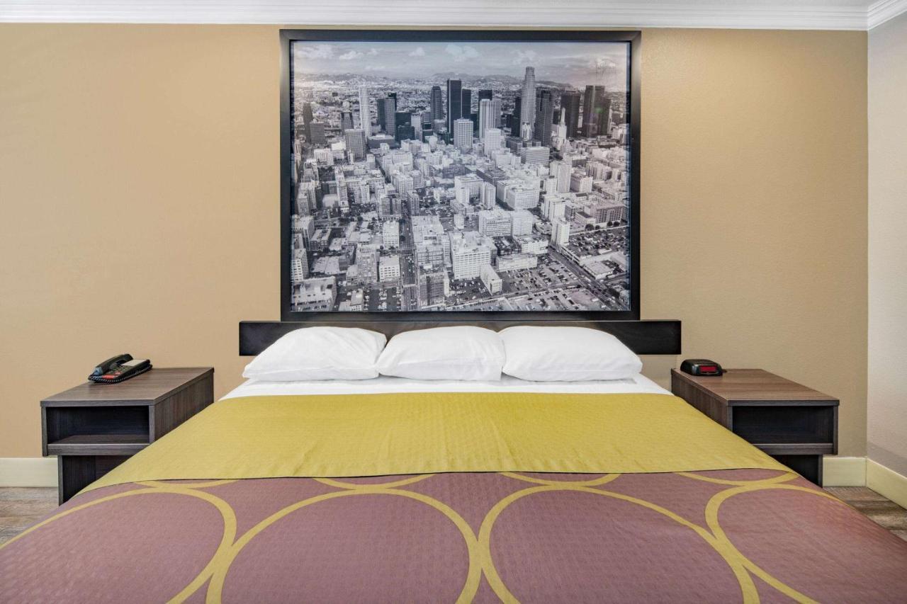 Super 8 By Wyndham North Hollywood Motel Los Angeles Dış mekan fotoğraf