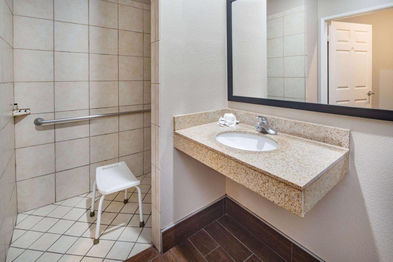 Super 8 By Wyndham North Hollywood Motel Los Angeles Dış mekan fotoğraf