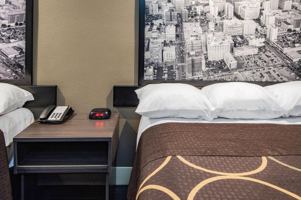 Super 8 By Wyndham North Hollywood Motel Los Angeles Dış mekan fotoğraf